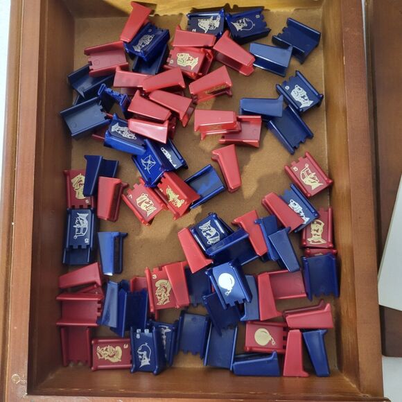 Stratego 2005 Vintage Game Collection Exclusive Shelf Wooden Box - Picture 3 of 9